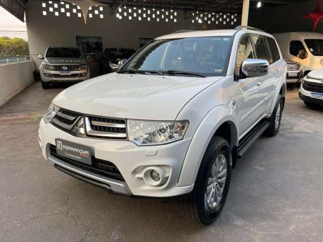 MITSUBISHI PAJERO DAKAR HPE 4x4 Diesel 2015