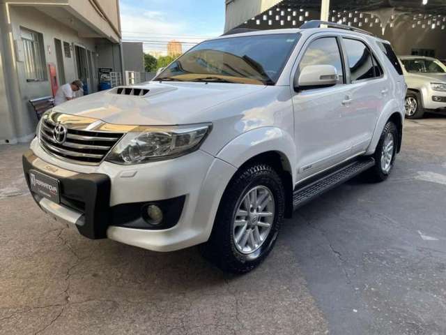 TOYOTA HILUXSW4 SRV4X4 2012