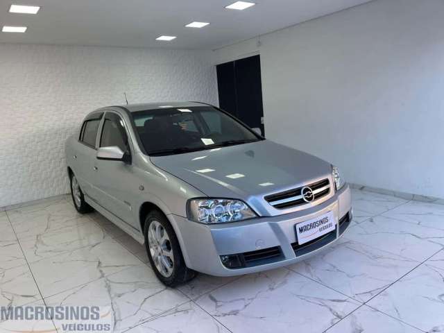 Chevrolet Astra Sedan Advantage - Prata - 2011/2011