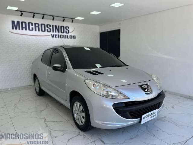 Peugeot 207 Sedan Passion XR 1.4 Flex 8V 4p  - Prata - 2010/2010