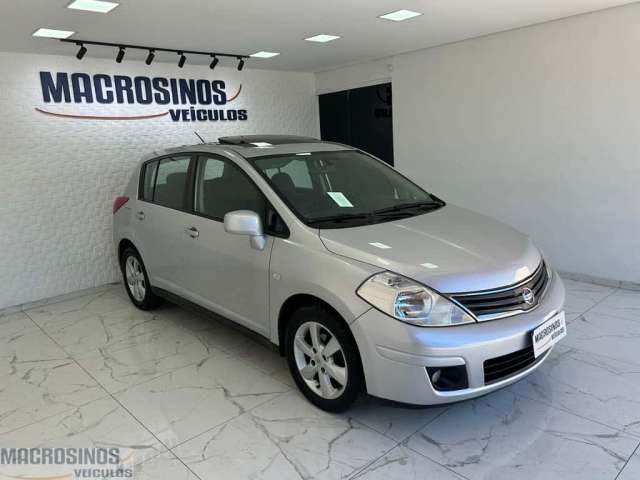 Nissan Tiida SL 1.8 automático com teto solar - Prata - 2010/2011