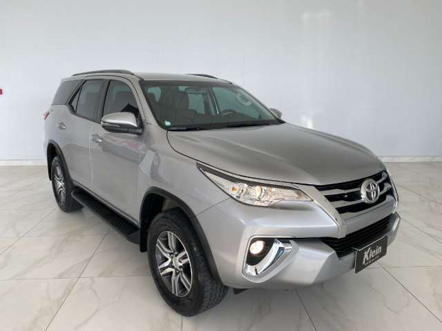 HILUX SW4 SR 2.7 FLEX // 2019 