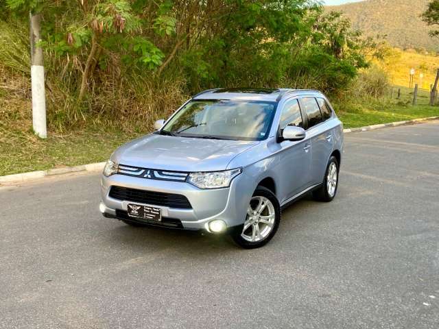 Mitsubishi outlander com teto solar estado de conservação garantida 