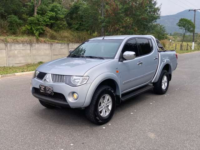 Mitsubishi l200 Triton turbo diesel 4x4 automático 