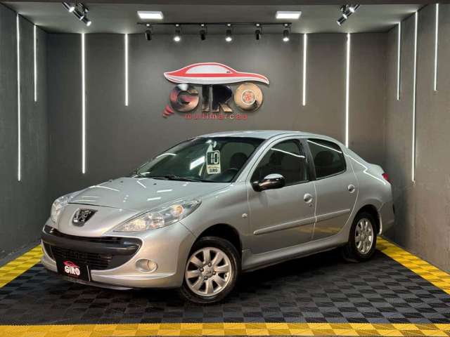 Peugeot 207 Sed. Passion XR Sport 1.4 Flex 8V 4p  - Prata - 2010/2010