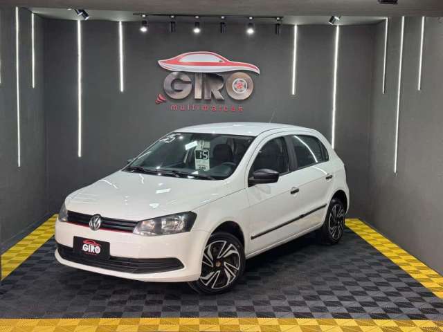 Volkswagen Gol Trendline 1.0 T.Flex 8V 5p  - Branca - 2014/2015