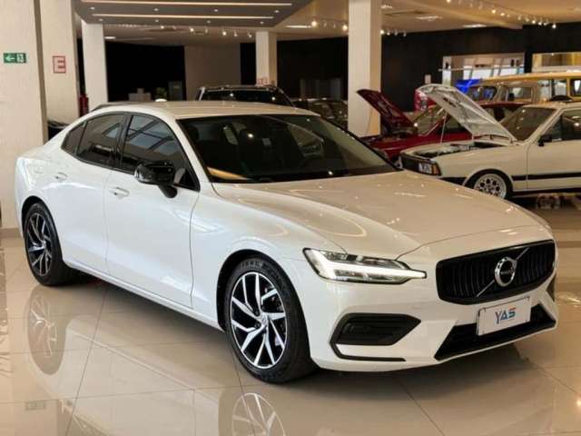 VOLVO S60 T4 MOMENTUM 2020