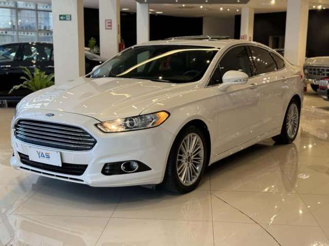 Ford Fusion Titanium 2.0 GTDI Eco. Fwd Aut.  - Branca - 2015/2016