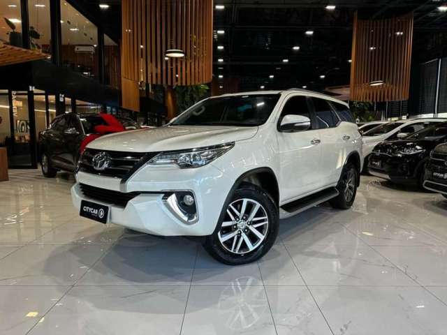 TOYOTA HILUX SW4 SRX 2.8 4X4