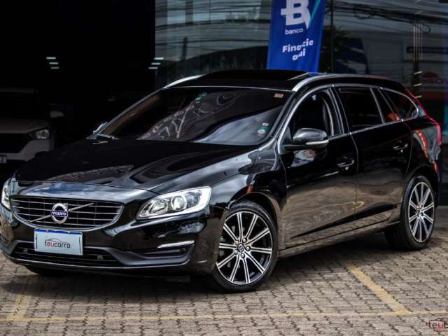 VOLVO V60 T4 MOMENTUM