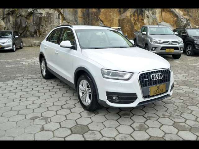 Audi Q3 AMBITION 2.0 TFSI AT - Branca - 2012/2013