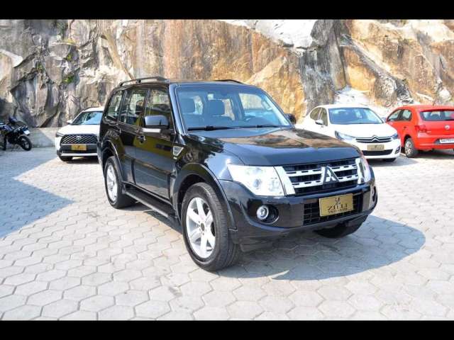 Mitsubishi Pajero Full HPE 3.2 4X4 AT  - Preta - 2013/2014