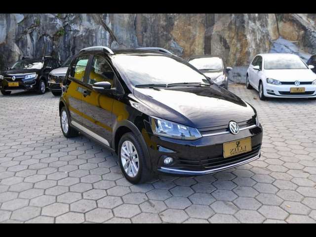 Volkswagen Fox TRACK 1.0 MT  - Preta - 2017/2017