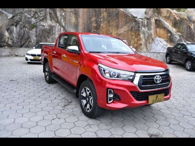 Toyota Hilux SRX CD 2.8 4X4 AT - Vermelha - 2019/2019