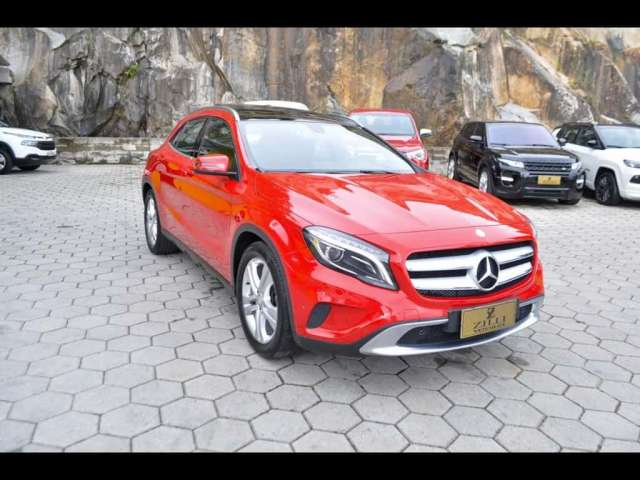 Mercedes-Benz Gla 200 VISION 1.6 TURBO AT - Vermelha - 2015/2015