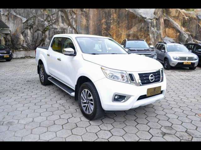 Nissan Frontier XE CD 2.3 BI-TURBO 4X4 AT - Branca - 2020/2021