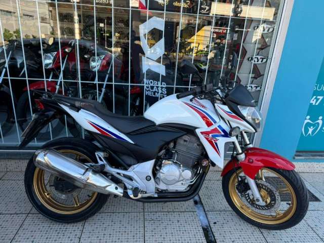 Honda Cb 300R 2015 aceito troca, cartão e financiamento