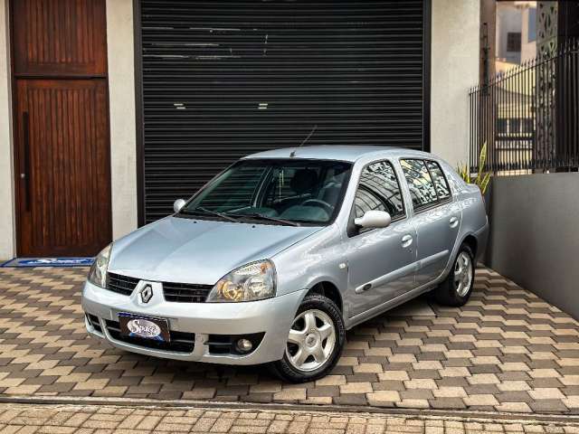 Clio 1.6 Sedan Privilège pouco rodado ótimo estado