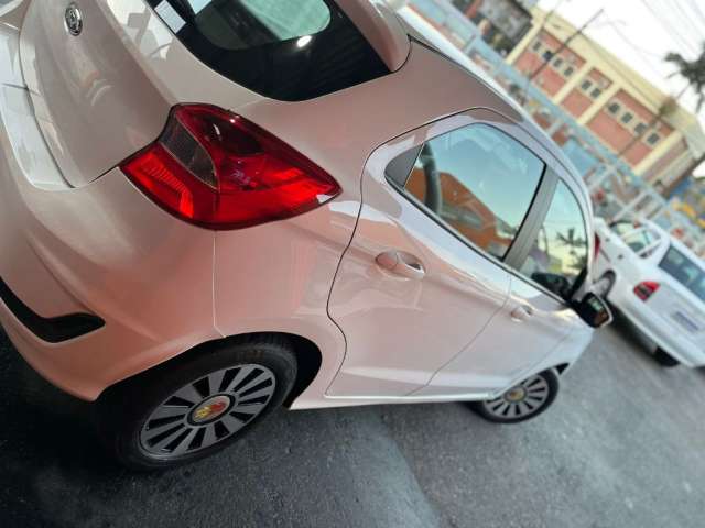 Em Rio Verde Goias, Lindo Ford KA 1.0 2019 com apenas 62.900km