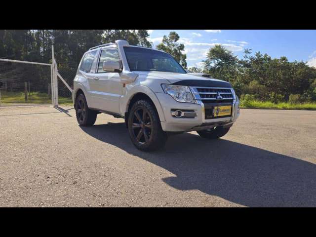 Pajero HPE Full 3.2 4x4 T.I.Dies.3p Aut.