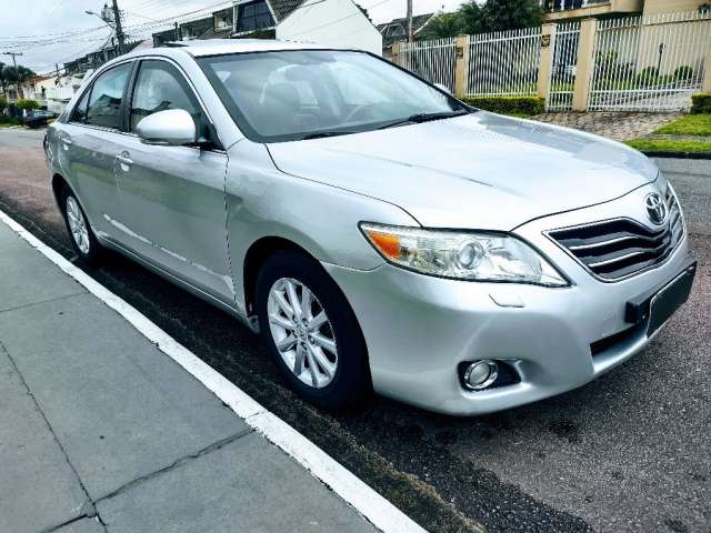 Toyota Camry XLE blindado 