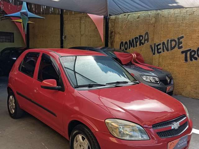 Ar condicionado (Gelando),4 pneus novos,baixa kilometragem, completo 