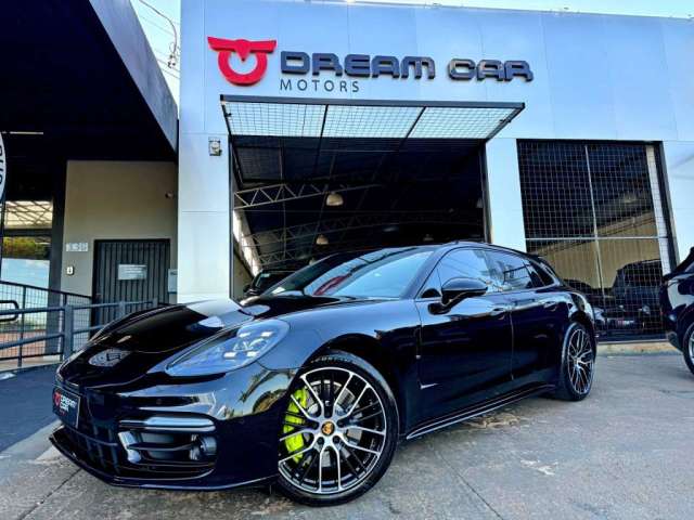 PORSCHE PANAMERA 4