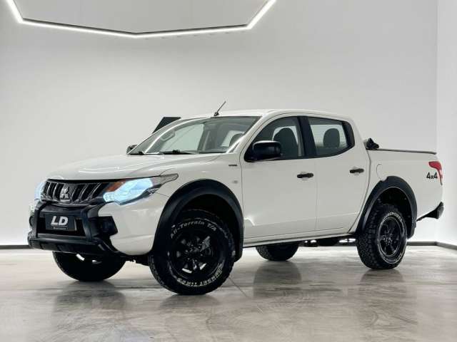 Mitsubishi L200 Triton Outdoor GLS 2.4 2022