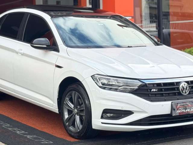 VOLKSVAGEN JETTA  TSI R-LINE