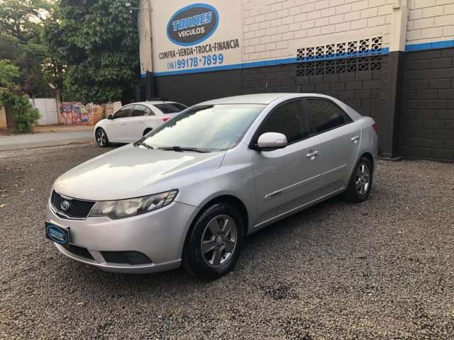 KIA CERATO 1.6 EX2 SEDAN 16V GASOLINA 4P MANUAL