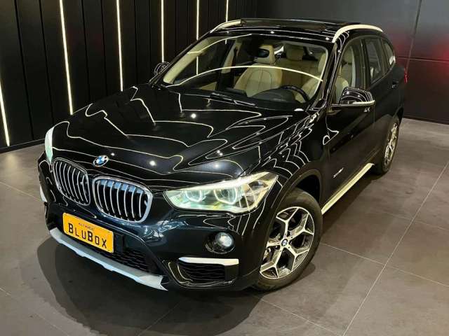 BMW X1 SDRIVE 20i 2.0/2.0 TB Acti.Flex Aut.  - Preta - 2016/2016