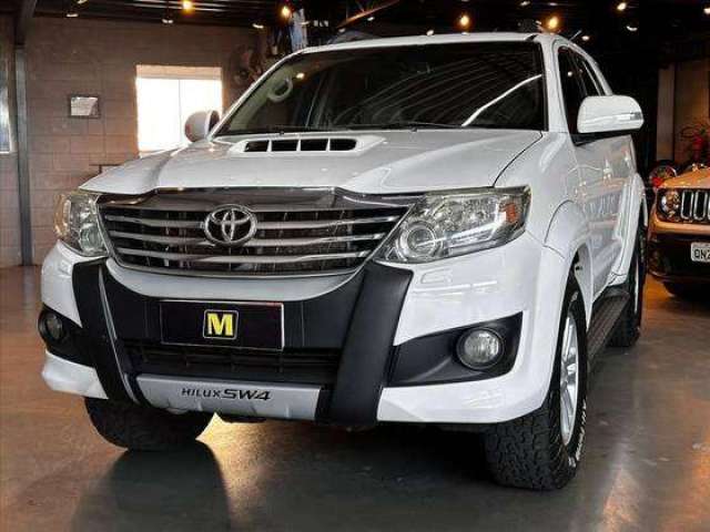 TOYOTA HILUX SW4