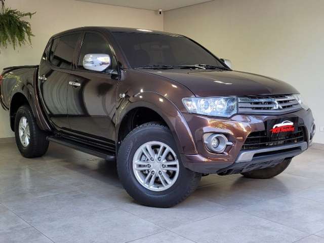 MITSUBISHI L200 TRITON  HPE 2015 AUT. 3.5 V6 FLEX  4x4 COMPLETA  BAIXO KM BEM CONSERVADA