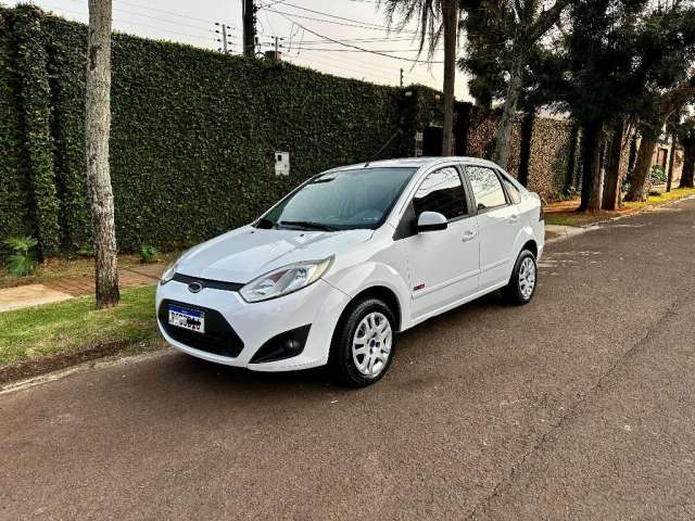 Ford Fiesta 1.6 Class Sedan 