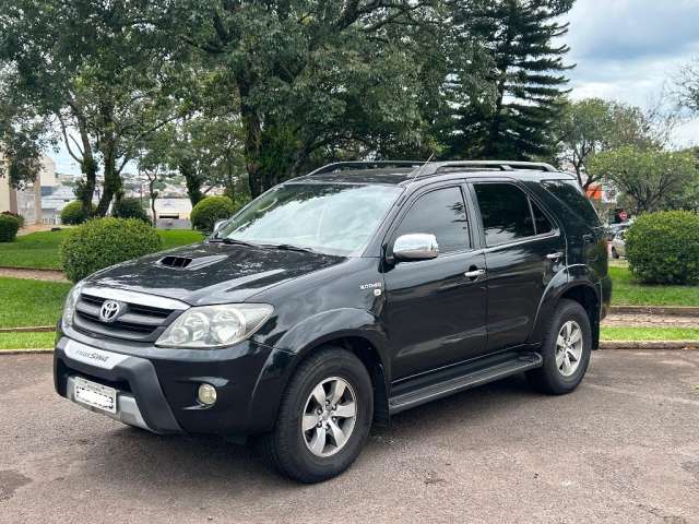 Toyota SW4 SRV 3.0 4x4 Automática