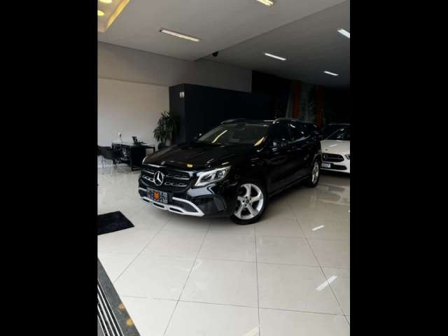 Mercedes-Benz GLA 200 1.6 CGI FLEX ADVANCE 7G-DCT