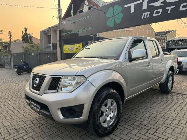 Nissan Frontier muito bem cuidada, toda revisada com várias NF em mãos 