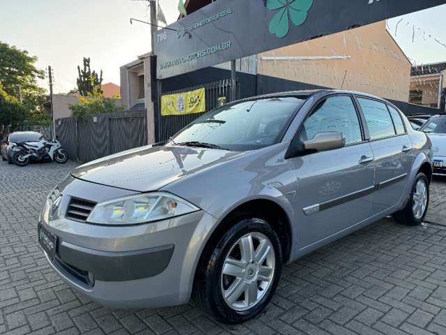 Carro muito bem cuidado, segundo dono, todo revisado e com garantia