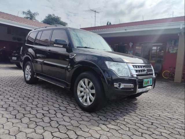 MITSUBISHI PAJERO HPE G 2012