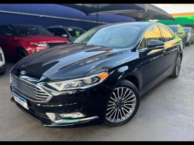 FORD FUSION TITANIUM AWD PRETO COM INT CLARO