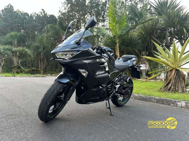 KAWASAKI Ninja 400 2022 com 26900 KM