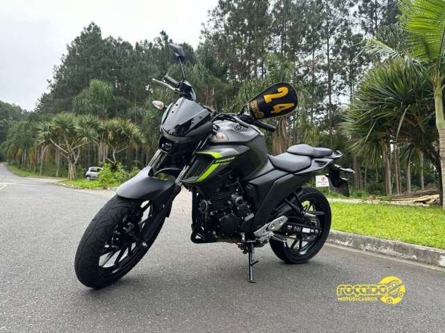 Yamaha Fazer 250 2024 com 8 MIL KM