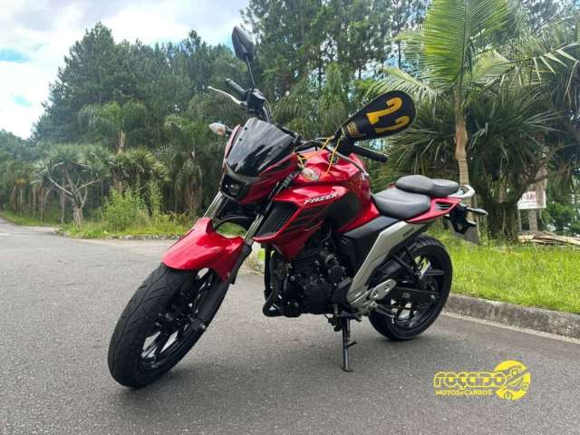 Yamaha FZ250 2022 com 11000 MIL KM