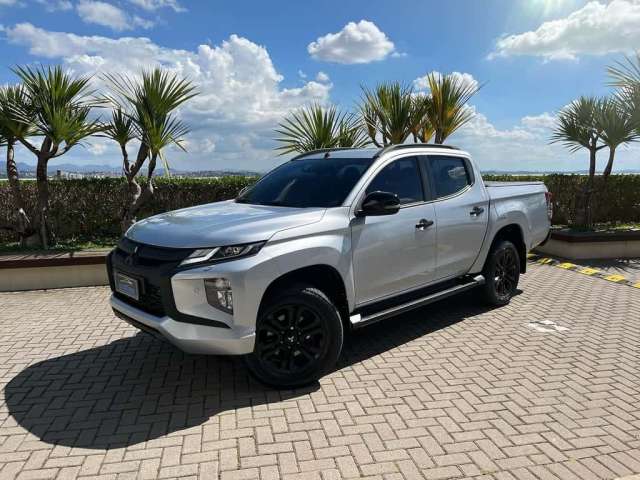 Mitsubishi L200 triton 2022 2.4 16v turbo diesel sport hpe-s cd 4p 4x4 automático