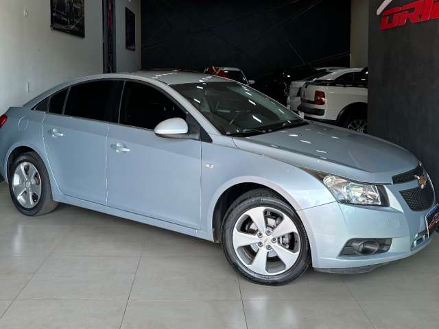 CRUZE SEDAN AUTOMÁTICO 