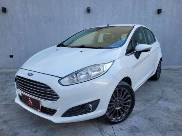 Fiesta Hatch 1.6 4p Flex Titanium  Automático 2016