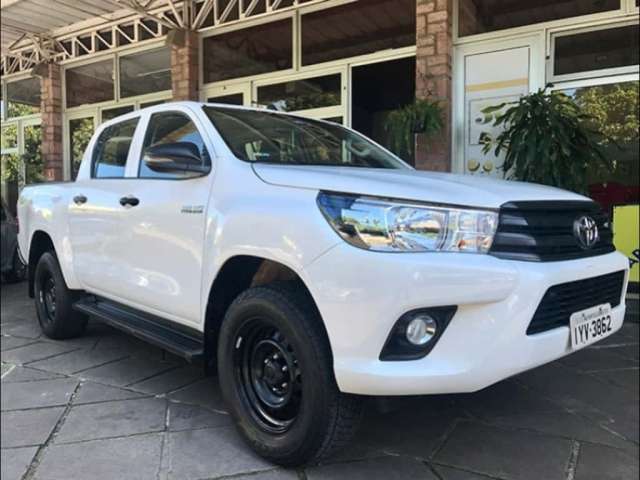 Toyota HILUX 2.8 SR 4X4 CD 16V DIESEL 4P AUTOMÁTICO