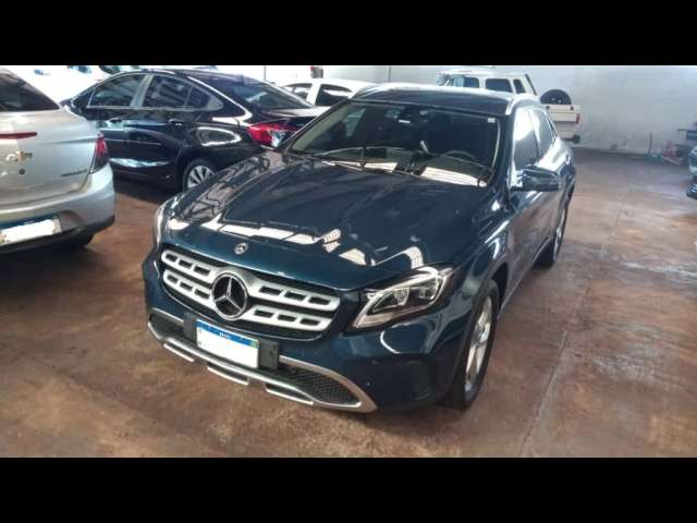 Mercedes-Benz GLA 200 1.6 CGI FLEX ADVANCE 7G-DCT