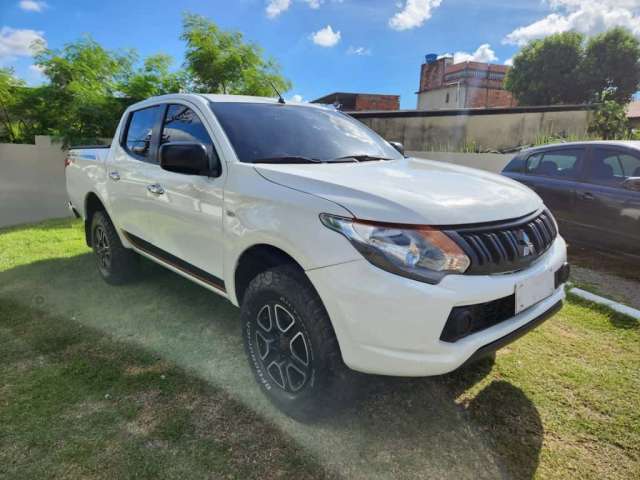 Mitsubishi L200 triton 2022 2.4 16v turbo diesel gl cd 4x4 manual