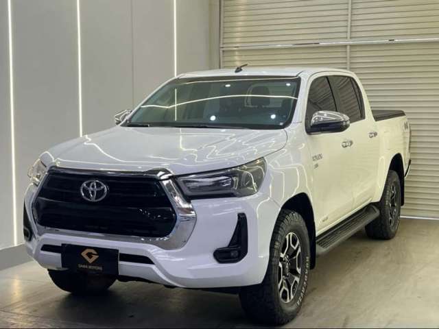 Toyota HILUX 2.7 SR 4X2 CD 16V FLEX 4P AUTOMÁTICO